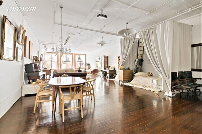 Foto del edificio - 705 Driggs Ave