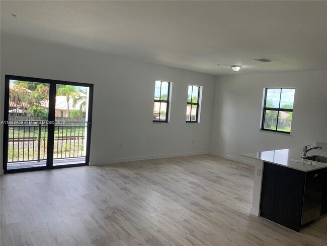 Foto del edificio - 15540 SW 136th St