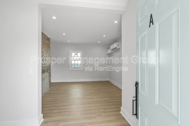 Building Photo - 22 Nunan St