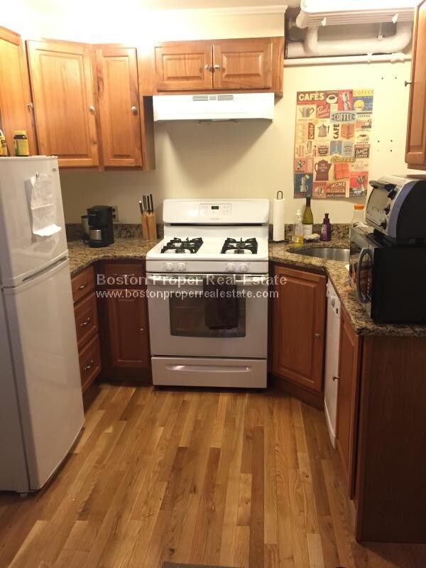 Primary Photo - 141 Revere St