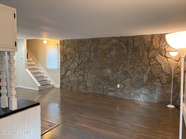 Building Photo - 887 Arlington Ave