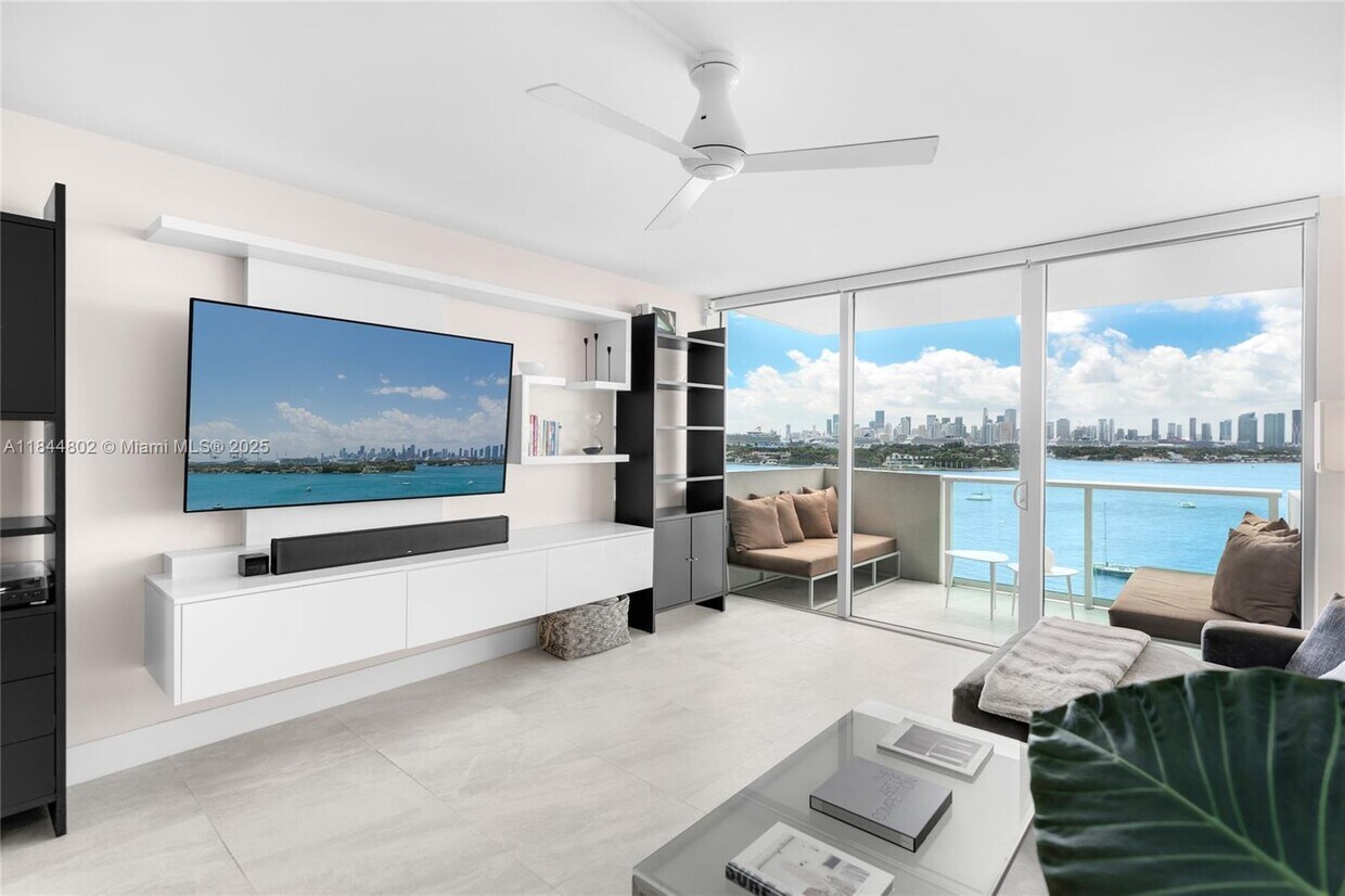 Foto principal - 1200 West Ave