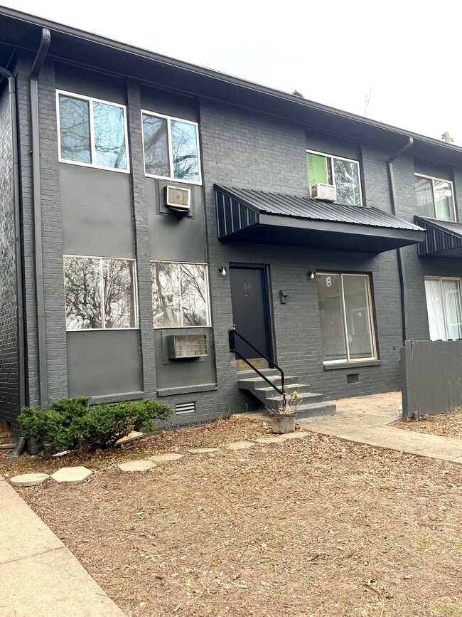 Photo - 550 Harding Pl Townhome