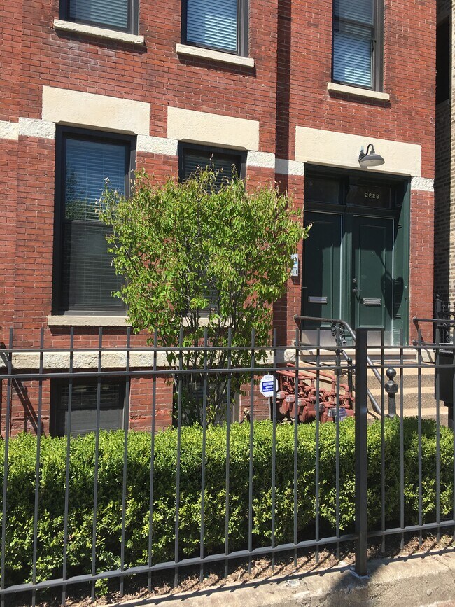 building front - 2228 N Halsted St