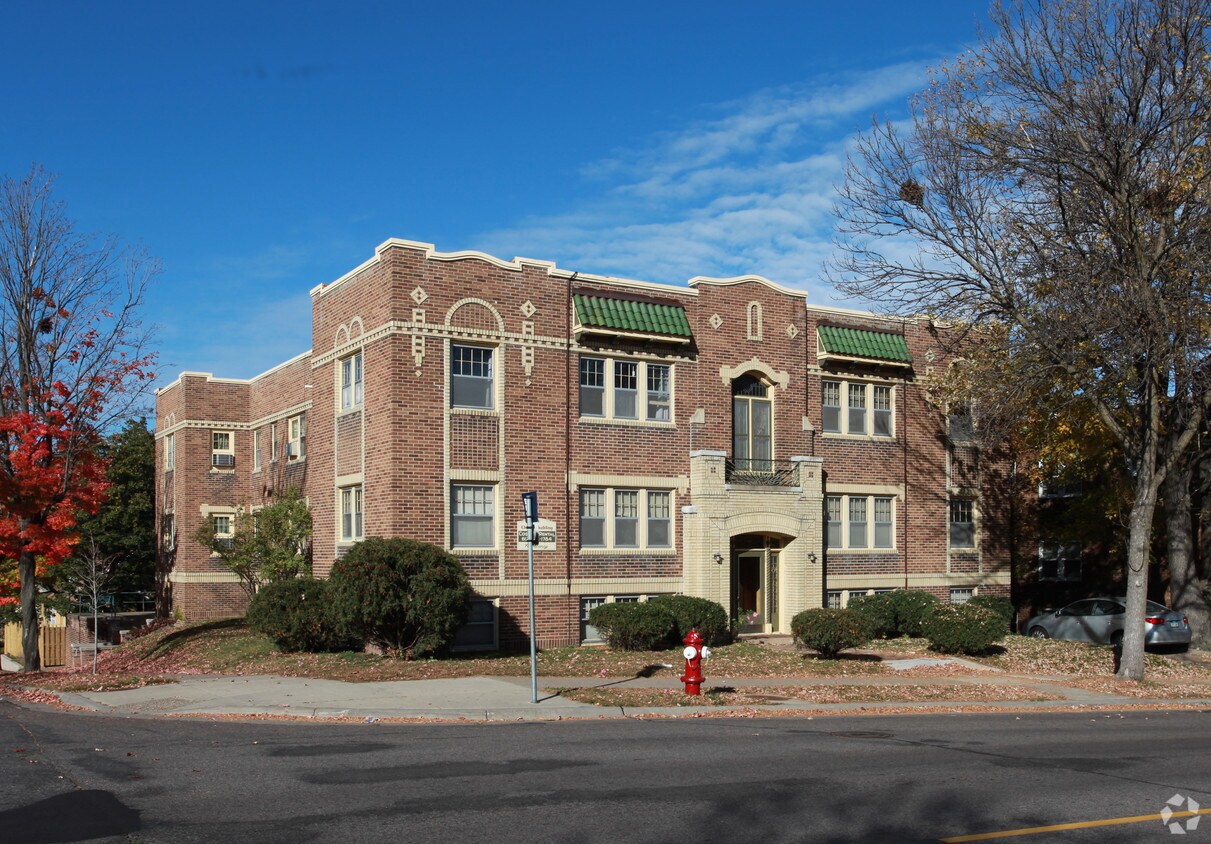 Primary Photo - 4850 Chicago Ave