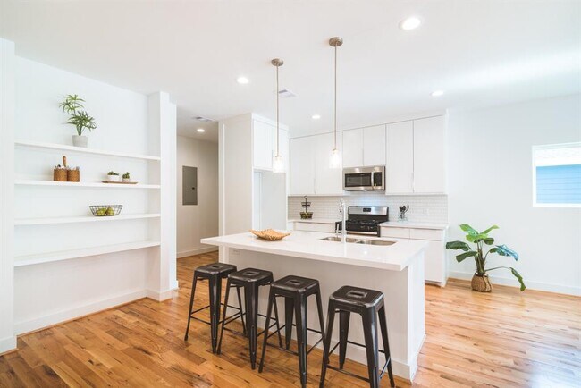 Foto del edificio - 1749 Pasadena St