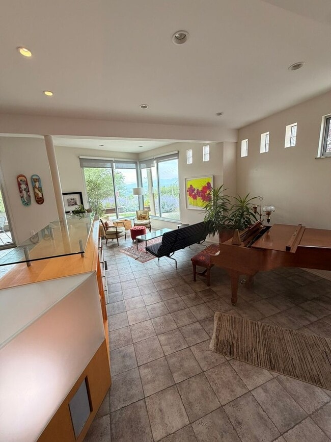 Photo - Beautiful Executive Retreat in the Avenues! Apartment