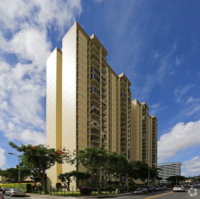 Century West Apartments - Honolulu, HI | Apartments.com