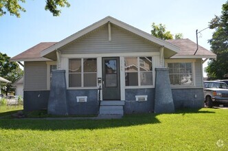 Building Photo - 1705 E 14th St