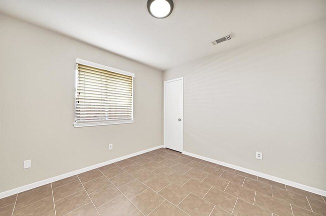 Building Photo - 18726 Parfield Ln