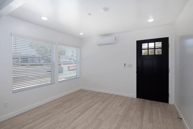 Building Photo - *OPEN HOUSE: 5/10 10-11AM* NEW Remodeled 1...