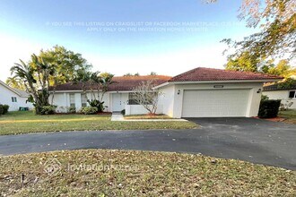 Building Photo - 10274 Ramblewood Dr