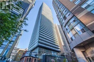 Building Photo - 15 Grenville St