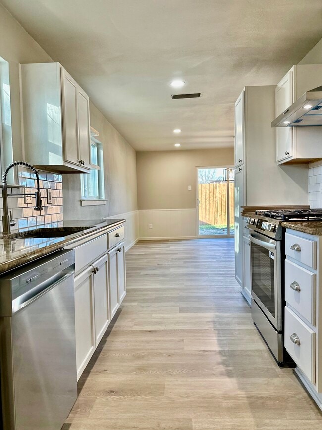 Photo - 434 Beverly Dr House