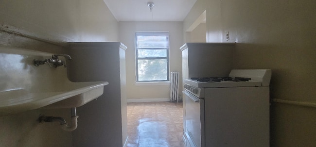Foto del edificio - 156 N Central Ave