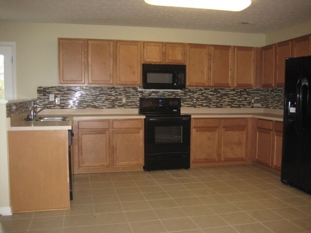 Building Photo - 912 Grand Oak Drive