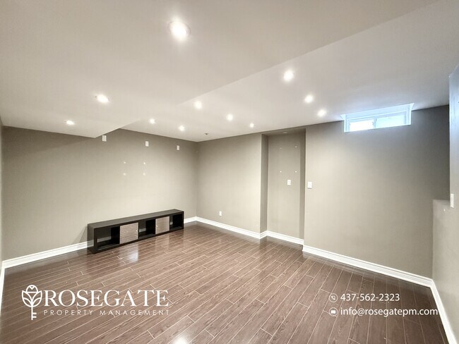 Photo du bâtiment - All-Inclusive 2-Bedroom Basement Apartment with Internet & Parking in Brampton