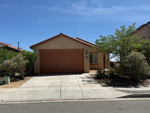 Building Photo - 405 Loma Linda Loop NE
