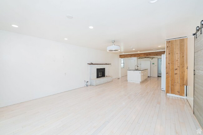 Foto del edificio - 1074 E 460 S St
