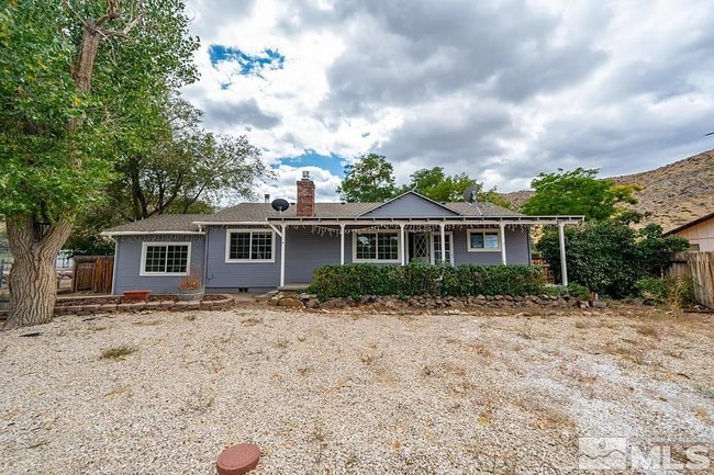 Building Photo - 215 Mule Deer Rd