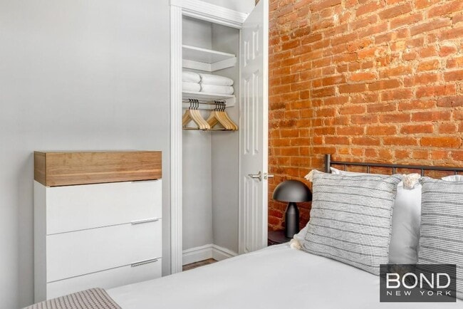 Foto del edificio - 416 E 13th St