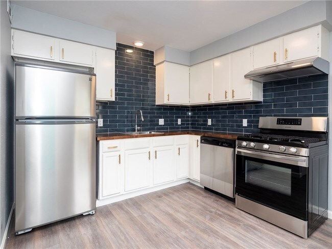 Foto del edificio - 6507 Circle S Rd