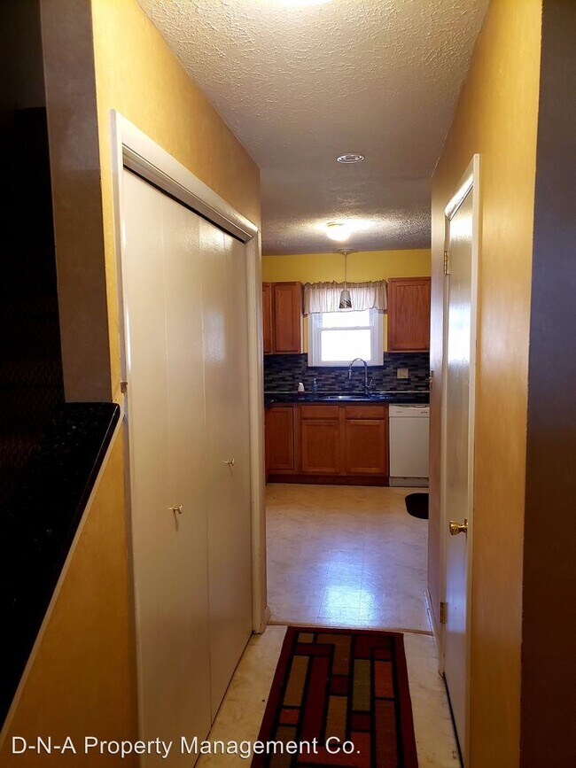 Building Photo - 3109 Evergreen Cir