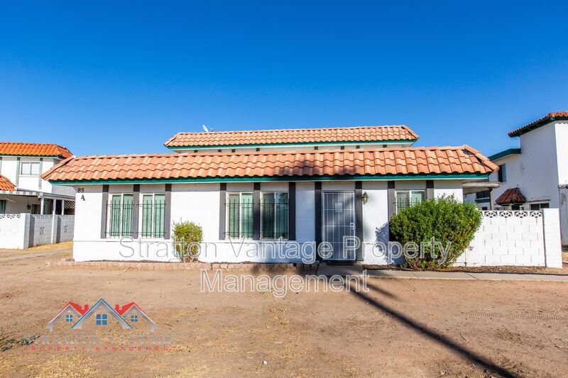 Primary Photo - 2132 W Glenrosa Ave