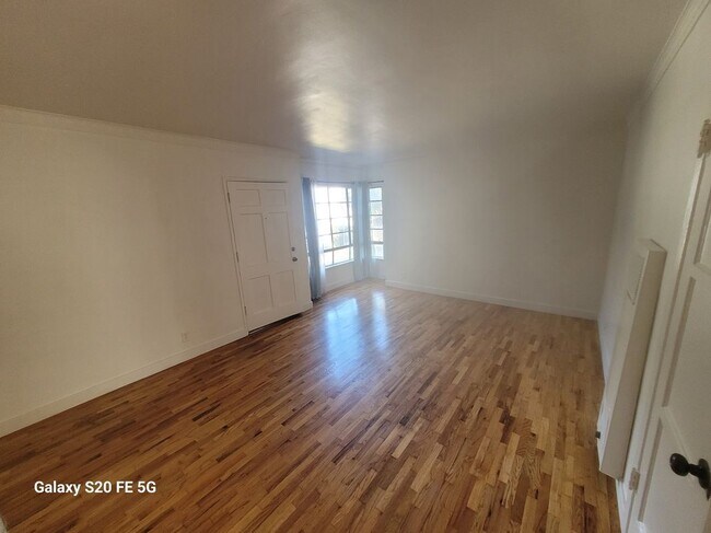 Foto del edificio - 4163 Somerset Dr