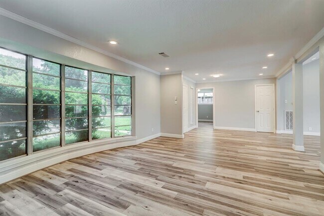 Building Photo - 6007 Beaudry Dr