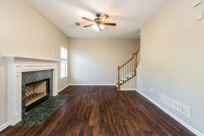 Foto del edificio - 5929 Rosie Ln SE