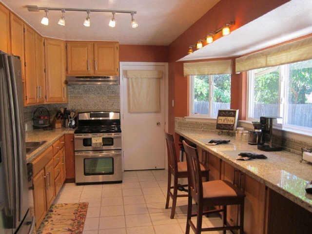 Building Photo - 710 Brownstone Dr