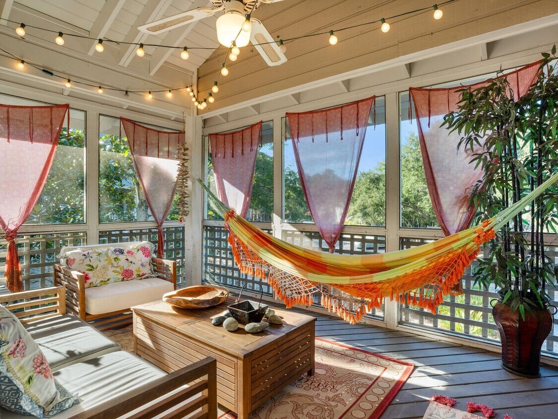 Foto principal - 3BR/3BA Fully Furnished Beach Cottage at H...