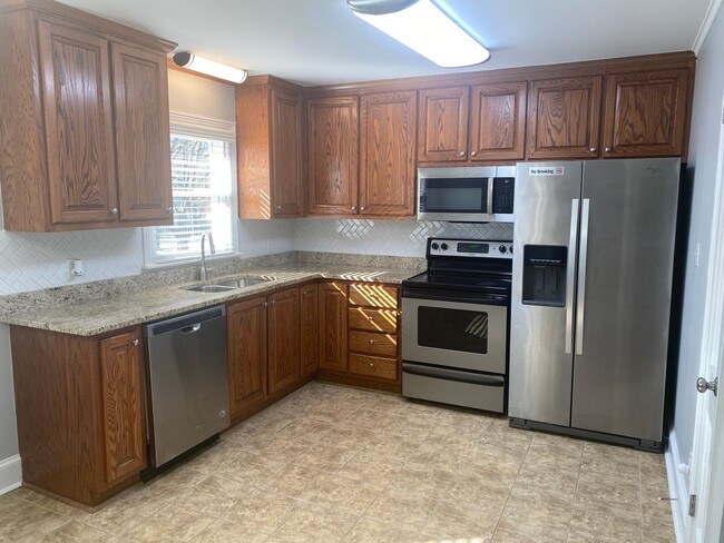 Building Photo - Lincolnton Downtown!  Completely Renovated...