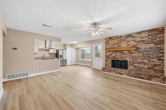 Foto del edificio - 7517 Clover Ln