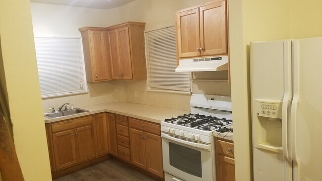 Foto del edificio - 8 Charlton Ave