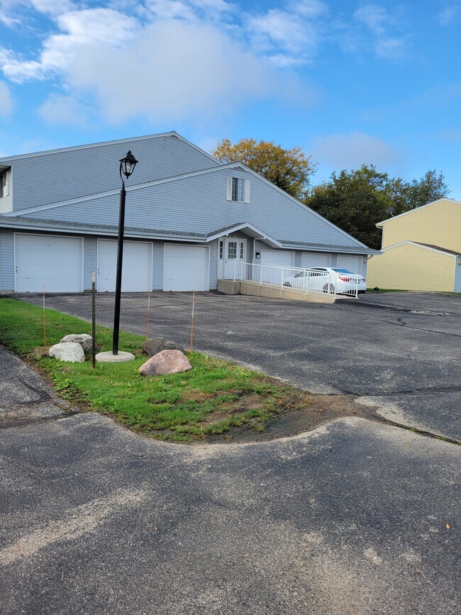 Private common driveway - W156N11495 Pilgrim Rd