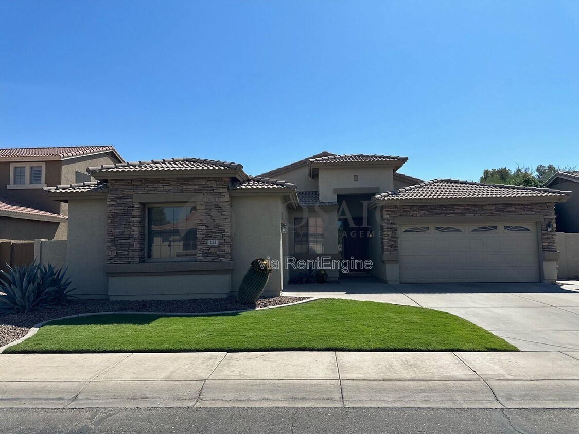 Foto principal - 121 W Birchwood Pl