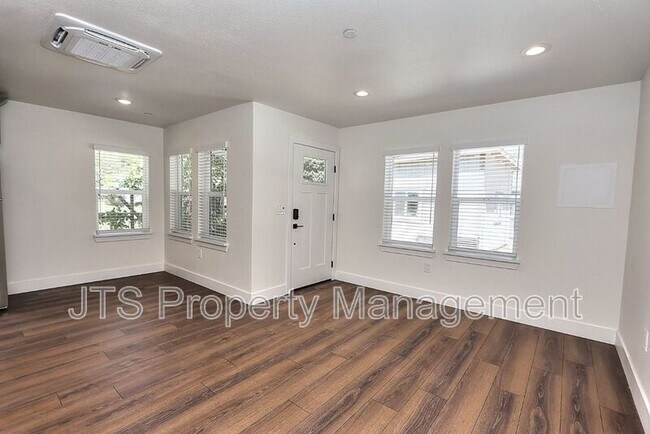 Foto del edificio - 4712 65th St