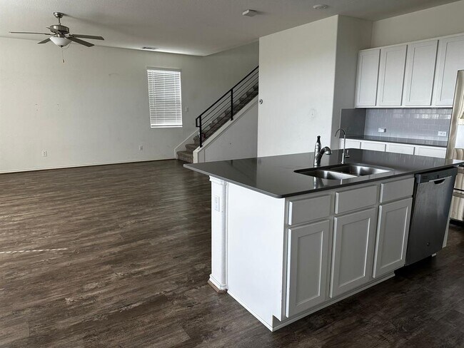Foto del edificio - 208 Montauk Loop