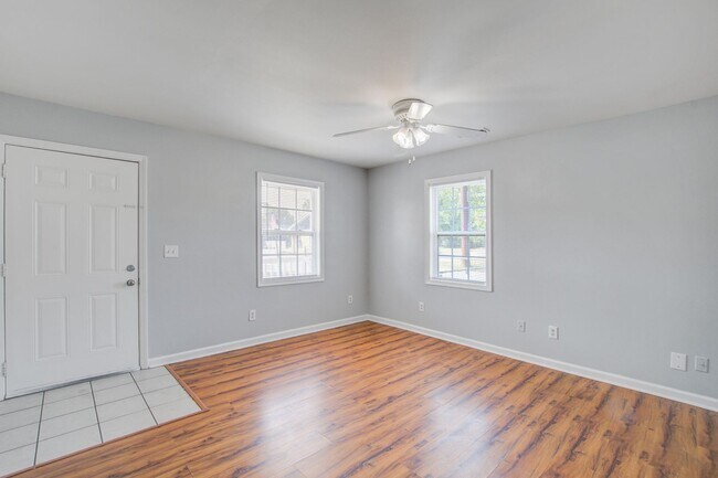 Foto del edificio - 3BR / 1BA Home for Rent in North Charleston – Available Now
