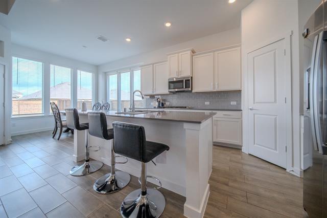 Building Photo - 3617 Swan Shadow