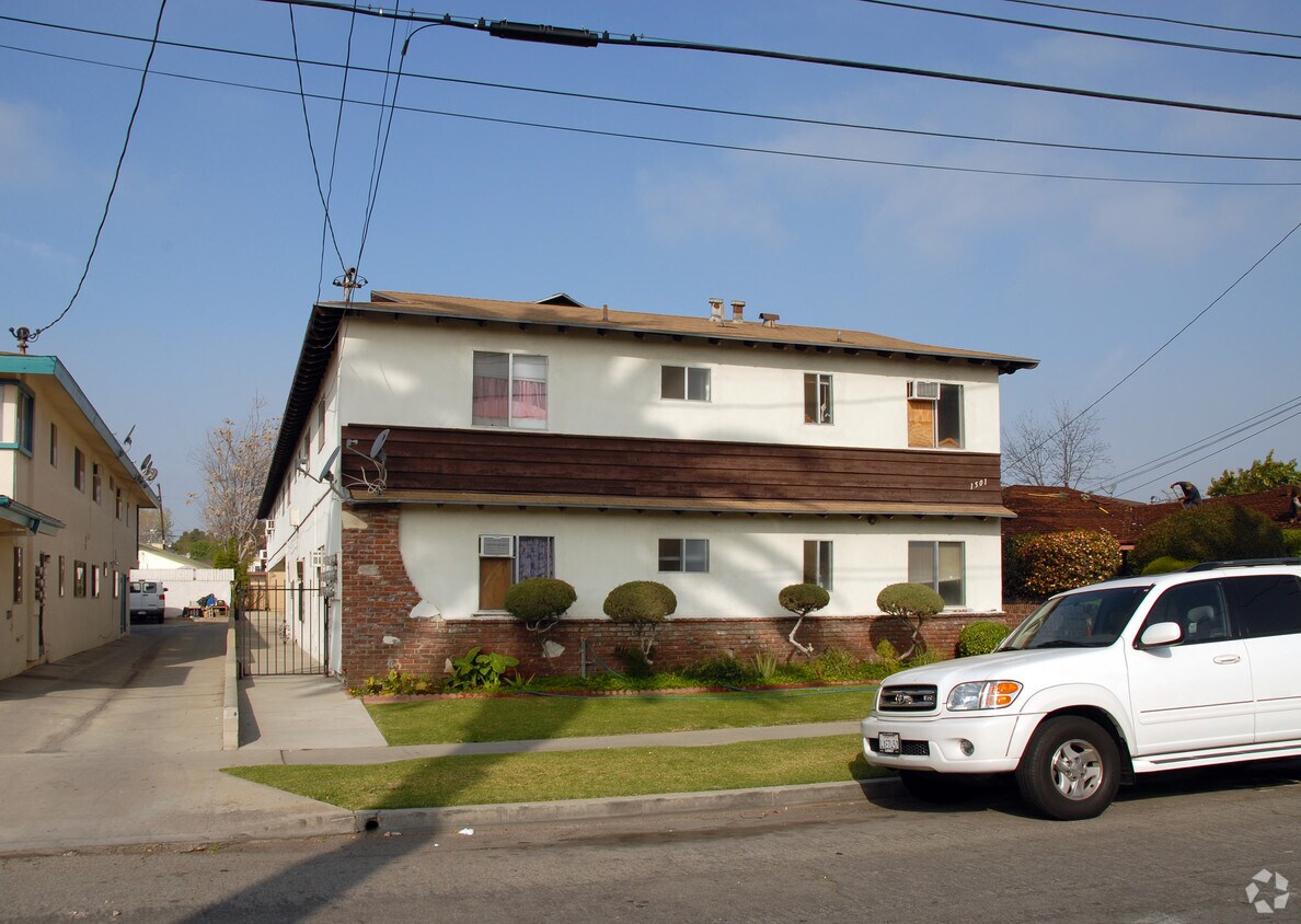 Primary Photo - 1501 S 4th St