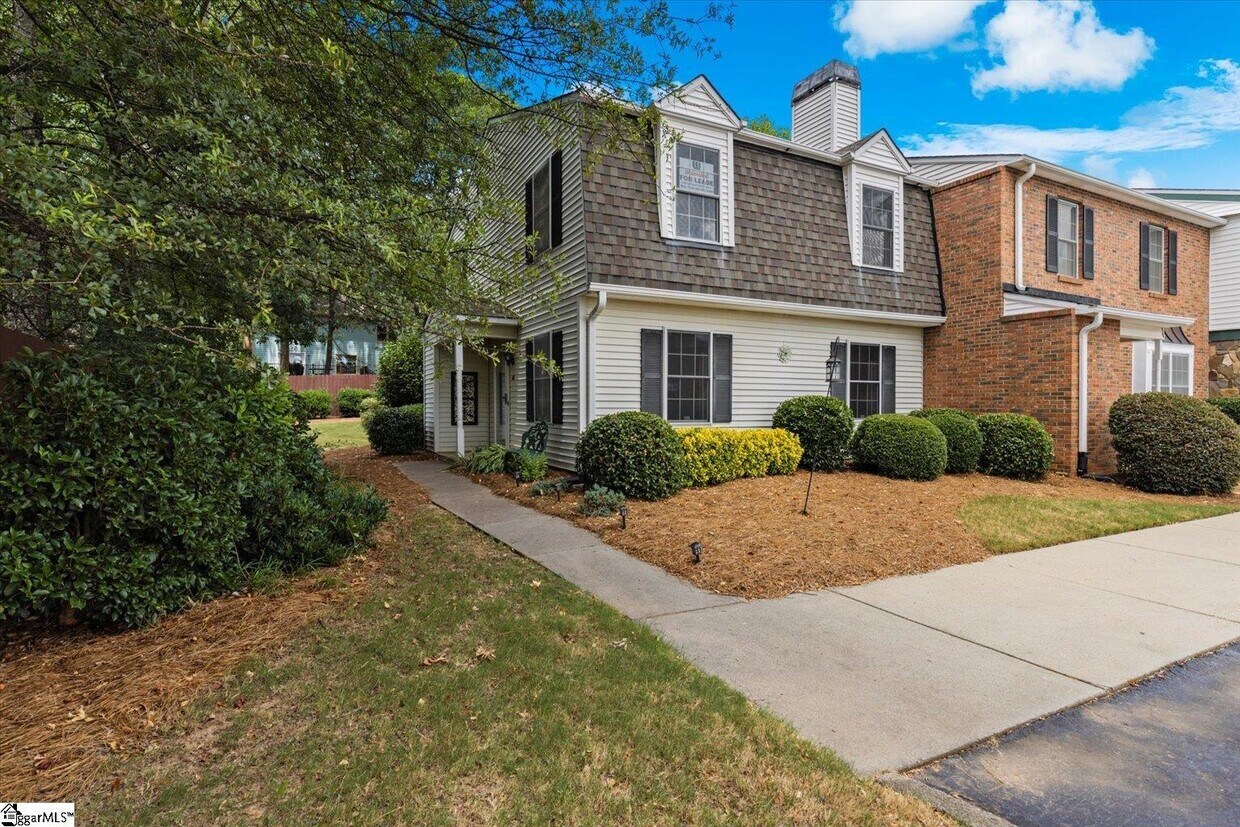 Foto principal - 97 Jamestowne Way