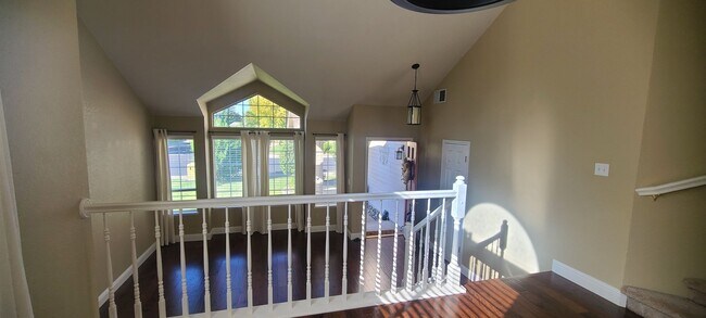 Building Photo - West Roseville Tri Level 3 Bedroom 3 Bathr...