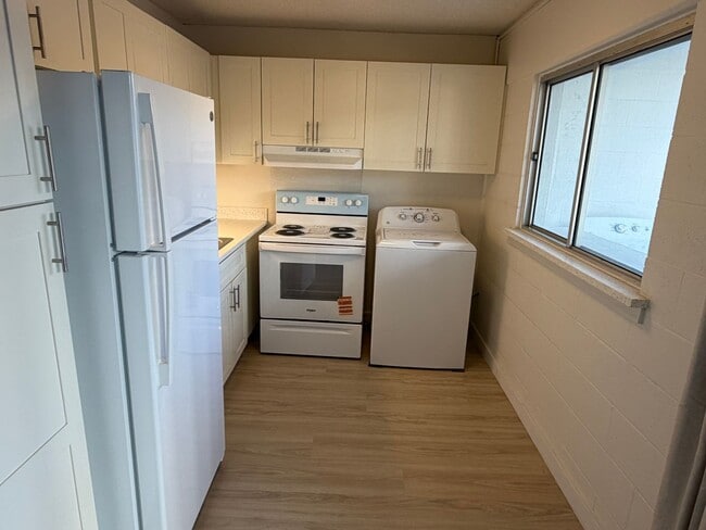 Foto del edificio - Studio in the Pleasanton - located Right A...