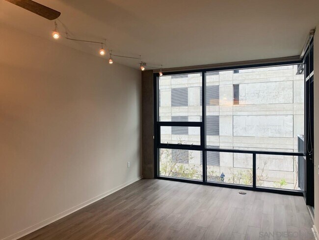 Foto del edificio - 350 11th Ave