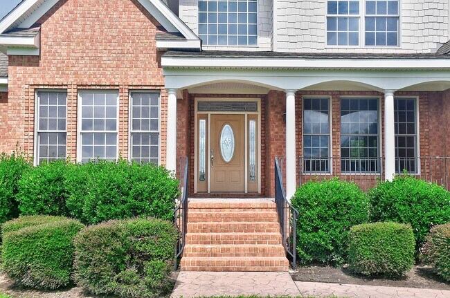 Building Photo - BEAUTIFUL HOME FOR RENT SOUTH CHESAPEAKE!
