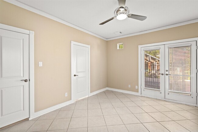 Foto del edificio - 332 Asbury St