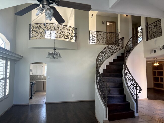 Building Photo - 3505 Tierra Fertil Dr